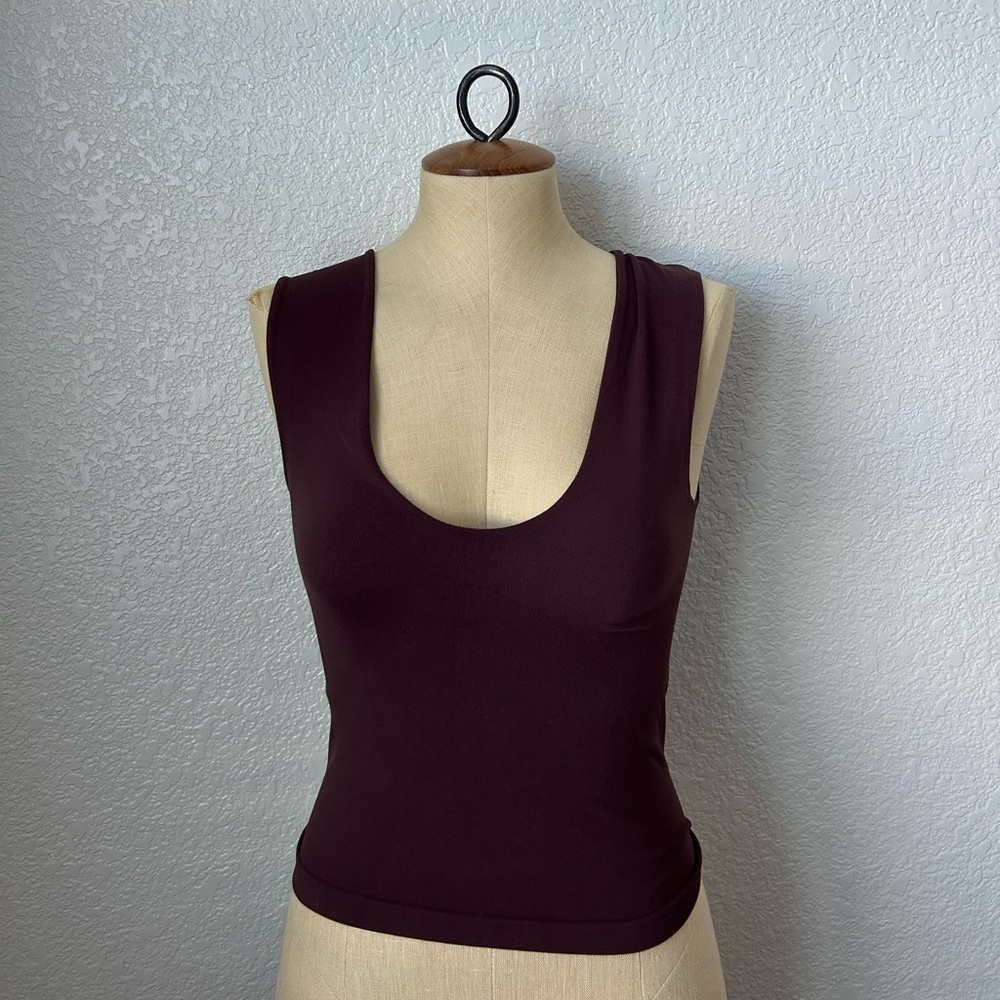 Clean lines muscle tank